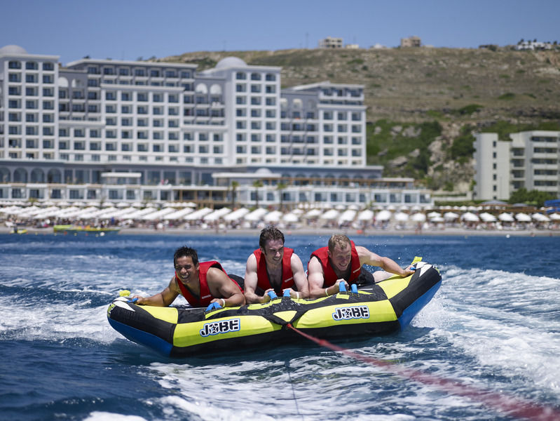 Mitsis Selection Alila Hotel Faliraki Bagian luar foto A group of passengers on a water taxi in Antalya, Turkey